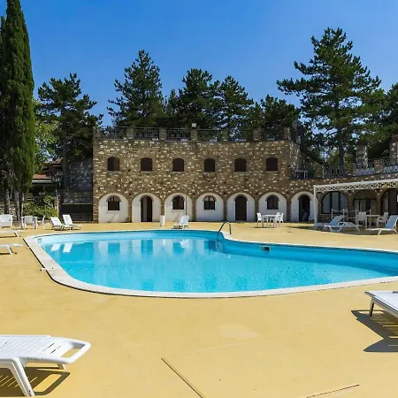 Majestic In With Private Pool Fermignano