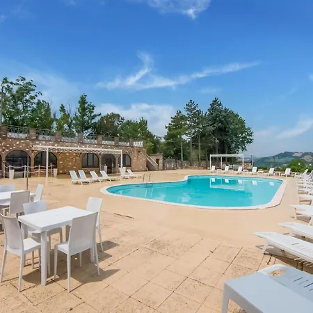 מלון Majestic In With Private Pool 4*