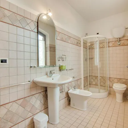 Majestic In With Private Pool מלון 4*