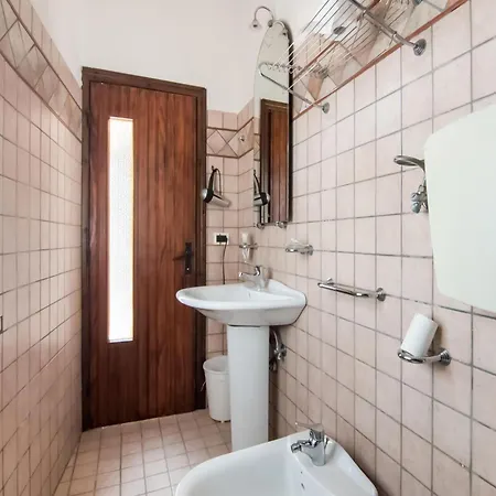 מלון Majestic In With Private Pool
