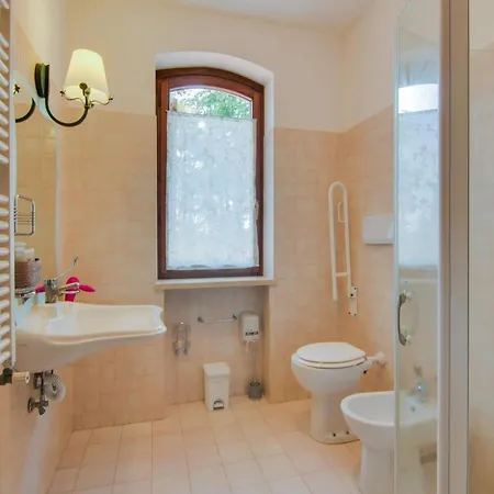 מלון Majestic In With Private Pool