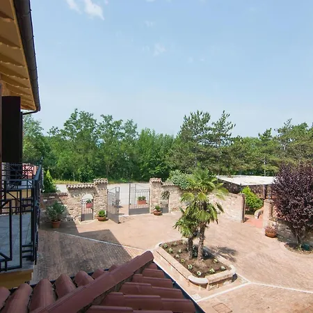 מלון Majestic In With Private Pool