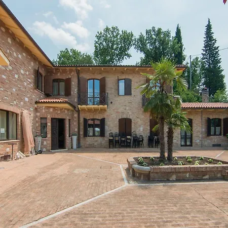 Majestic In With Private Pool 4* Fermignano